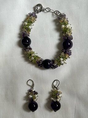 Purple Amethyst, Green Peridot & cultured pearls bracelet & earring set